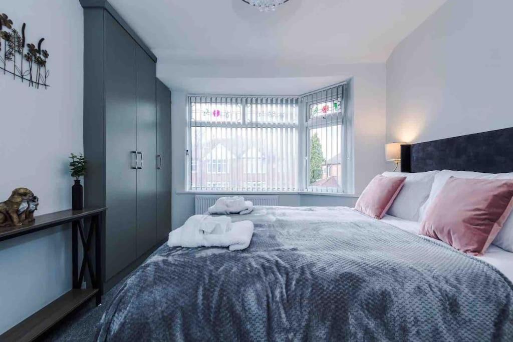 Sandileigh House By Yourstays - Luxurious 3 Bedroom House In Altrincham Eksteriør billede