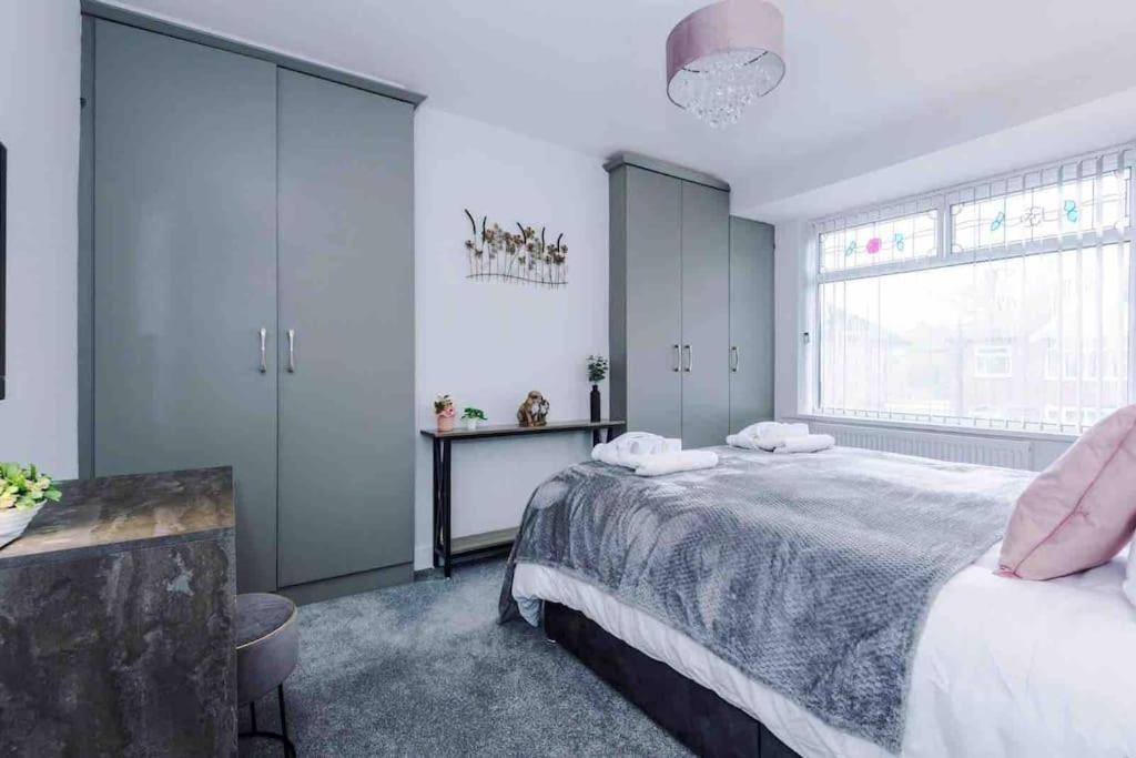 Sandileigh House By Yourstays - Luxurious 3 Bedroom House In Altrincham Eksteriør billede